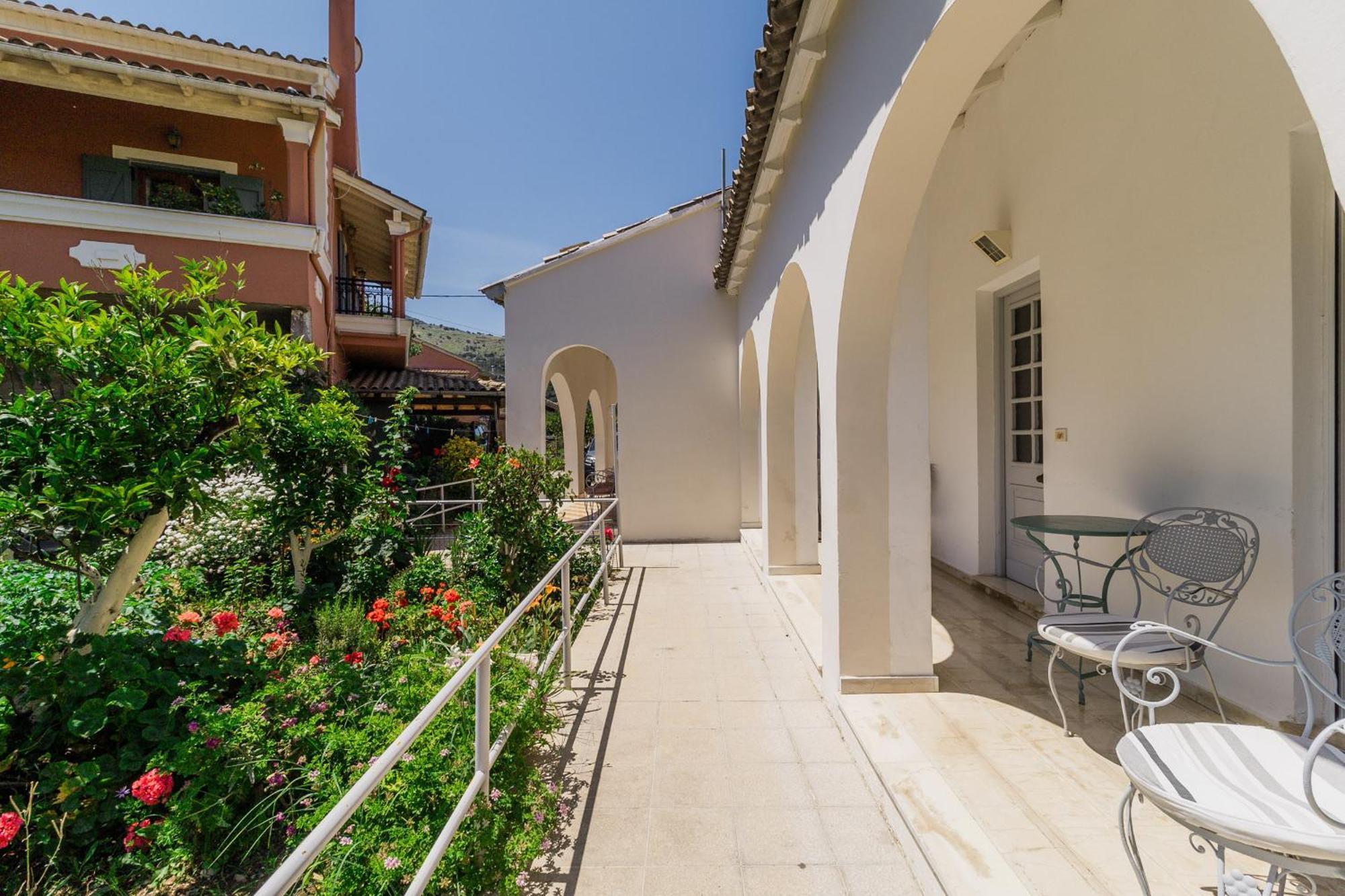 Lena Kassiopi Apartments Buitenkant foto